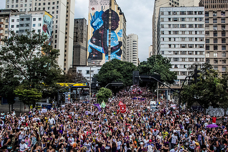 Atos contra Bolsonaro pedem vacinação em massa e auxílio de R$ 600