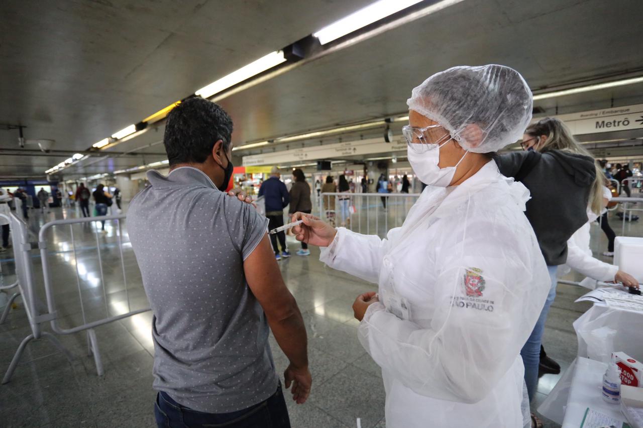Governador anuncia toda São Paulo vacinada de covid neste ano