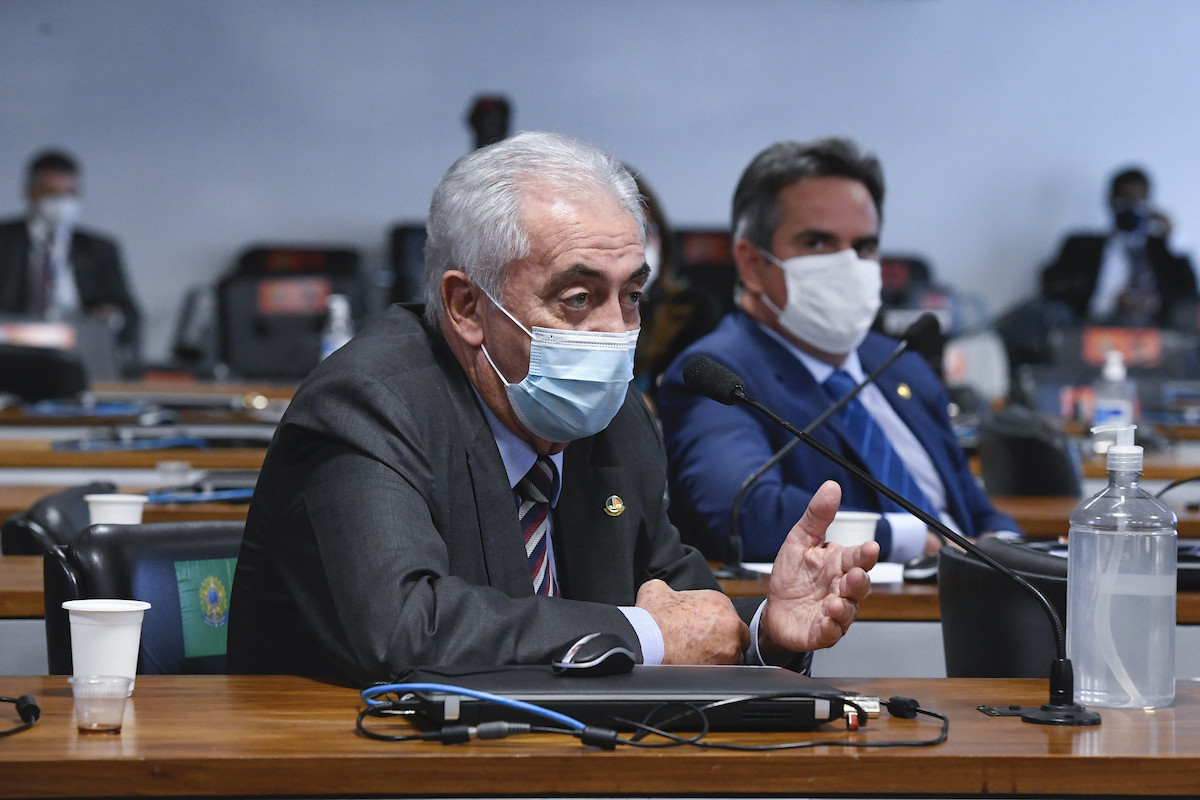 antirrábica Senadores discutiam sobre tratamento precoce e hidroxicloroquina