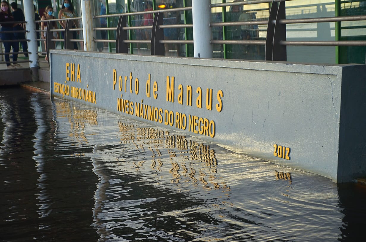 Rio Negro para de encher após atingir recorde de 2012