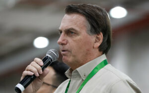 Bolsonaro fará campanha em Manaus ainda no primeiro turno