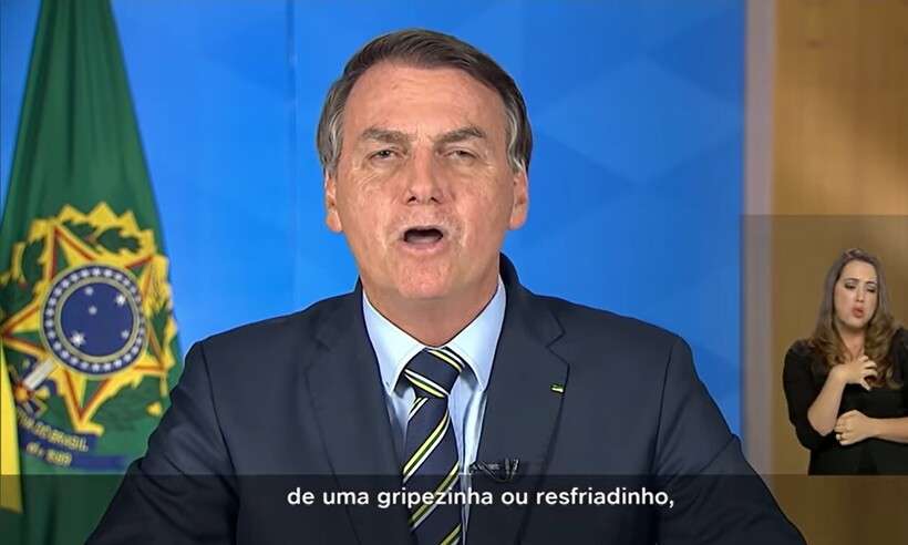 Bolsonaro ataca imprensa e Coronavac e defende o tratamento precoce