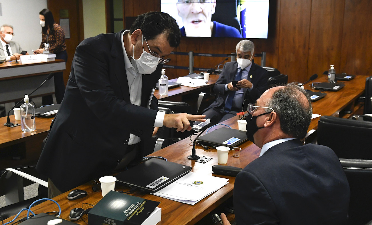 Eduardo Braga não assina prorrogação da CPI da Covid