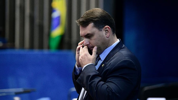 MP investiga novos nomes do núcleo de Bolsonaro no caso das rachadinhas