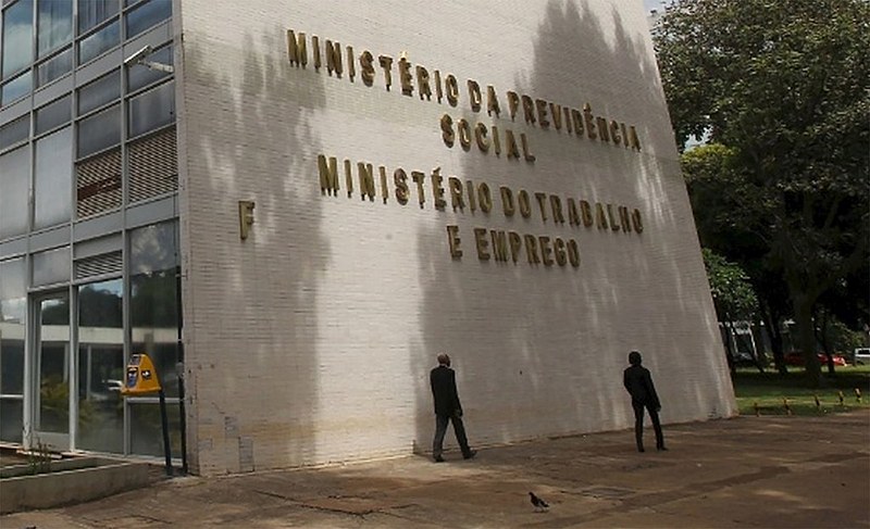 Operação da PF mira em fraudes no antigo Ministério do Trabalho