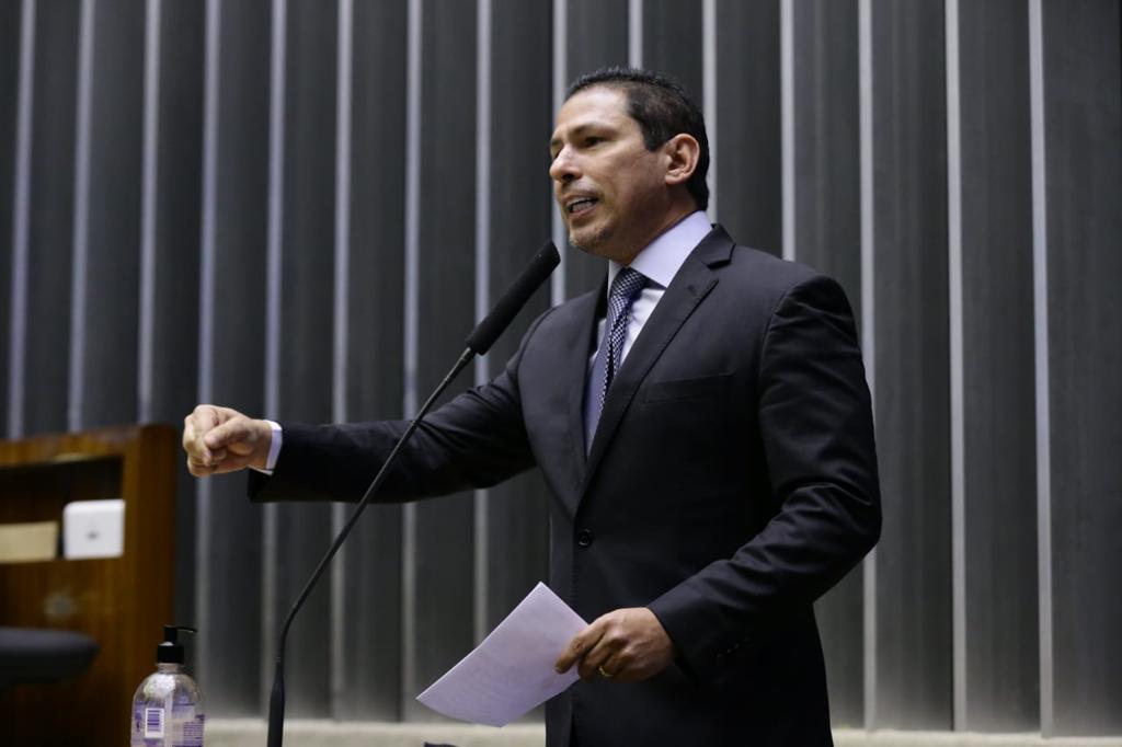 Vice da Câmara acusa ministro de Bolsonaro de tramar contra ZFM