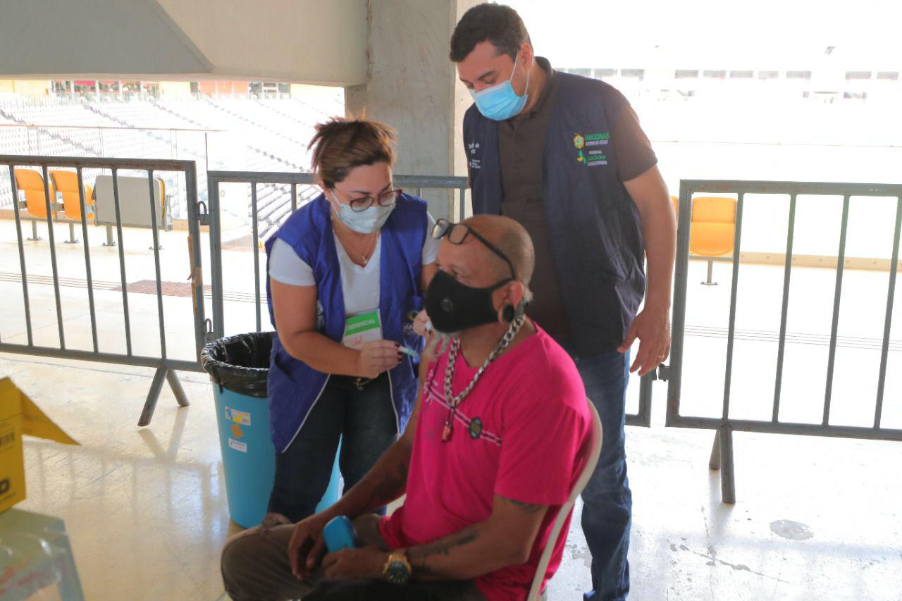 Mutirão da vacina em Manaus imunizou 68 mil em 24 horas
