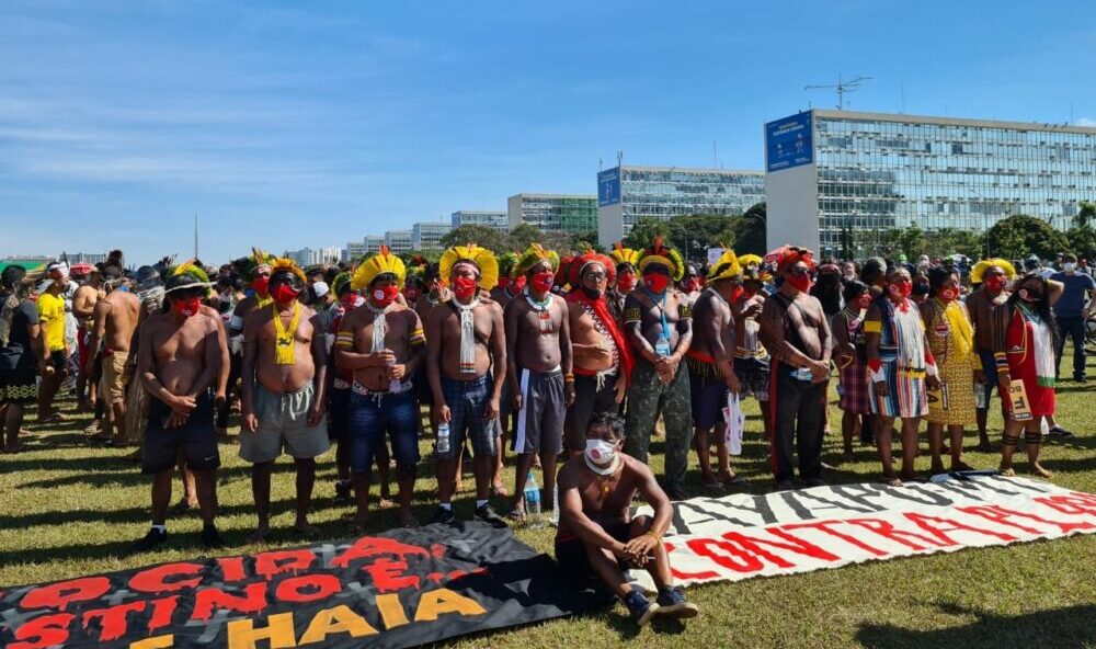 Lideranças indígenas denunciam Bolsonaro ao Tribunal Penal em Haia