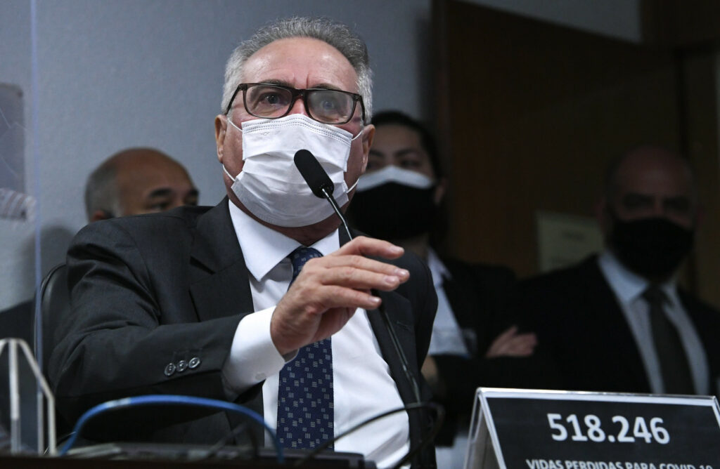 Relator da CPI aponta disputa militares x 'centrão' na Saúde