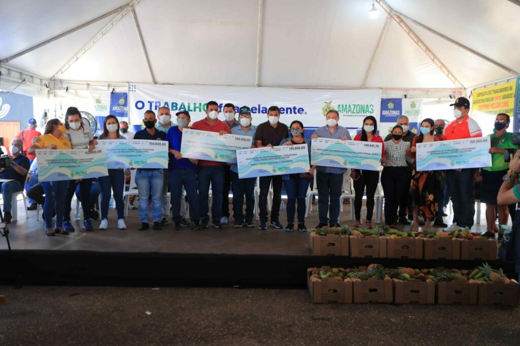 Wilson Lima entrega mais de R$ 1 milhão para setor primário de Manacapuru