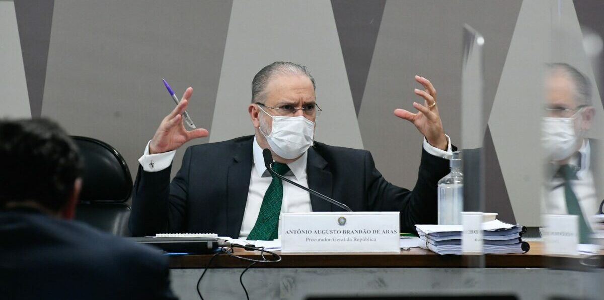 Aras arquiva pedido de Bolsonaro para investigar Alexandre de Moraes