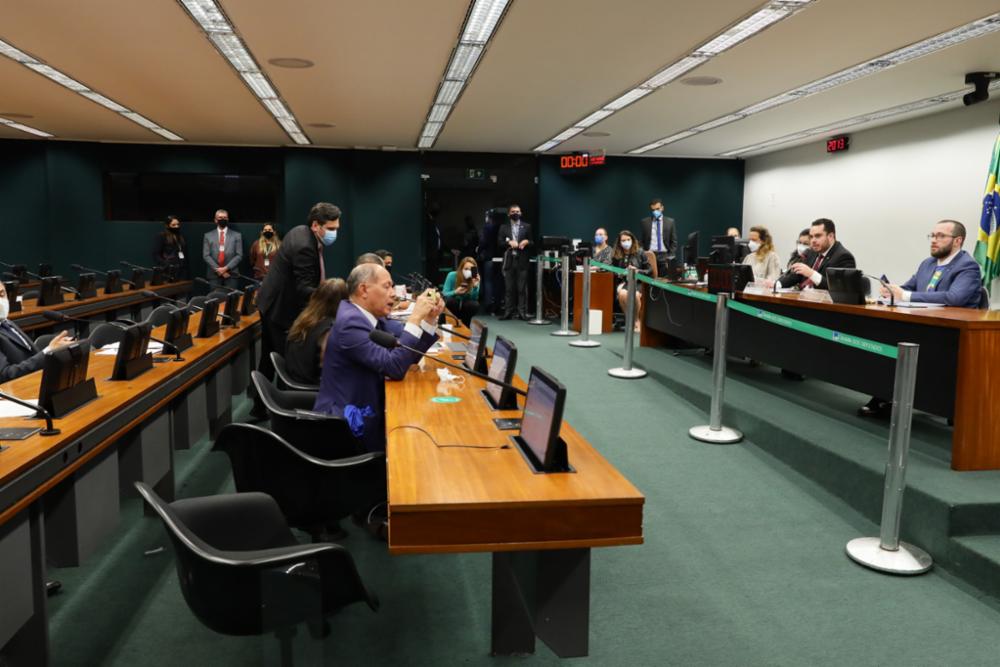 Bolsonaro é derrotado na votação da PEC do voto impresso na Câmara