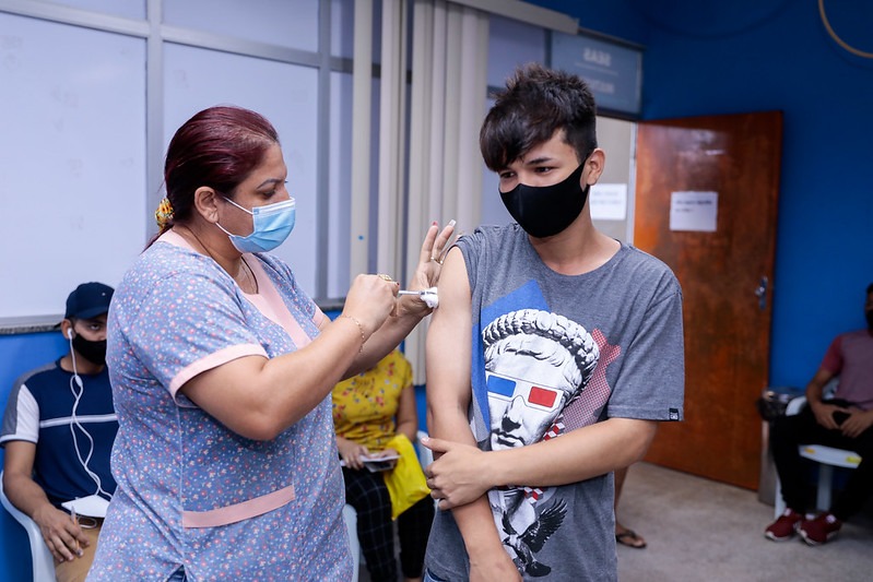Prefeitura de Manaus recebe 58 mil doses e amplia postos de vacinação