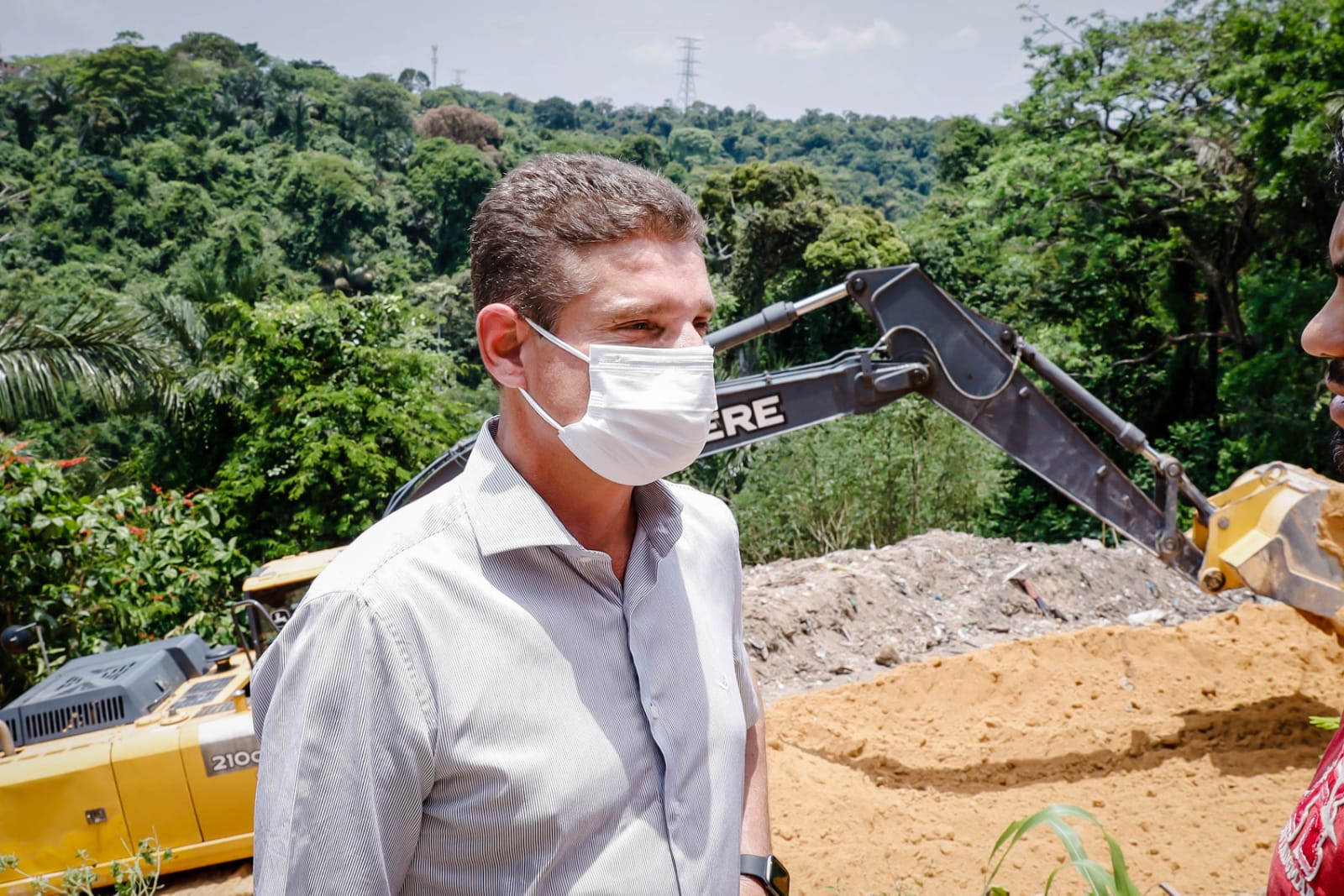 Vice-prefeito Marcos Rotta em visita de obra em Manaus
