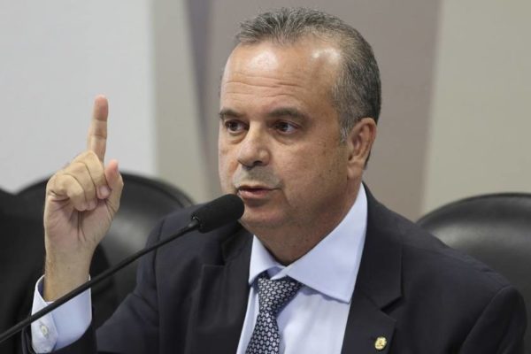 Ministro destina R$ 1,4 milhão de orçamento secreto para obra de mirante