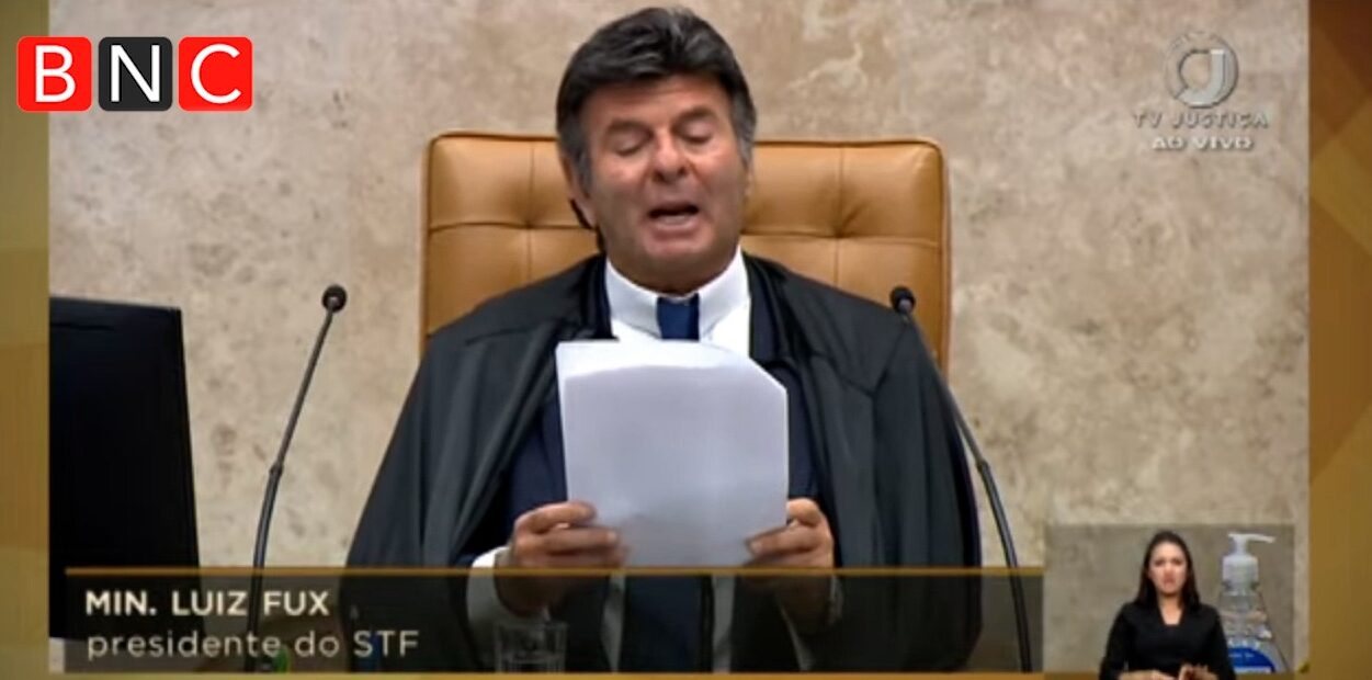 Chefe do STF não foge, como Lira, dá 'nomes a bois' e vê crime de Bolsonaro