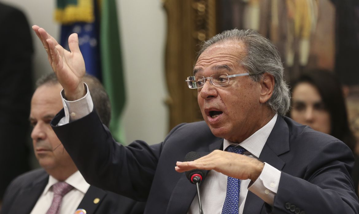 Ministro da Economia culpa Bolsonaro pela alta do dólar