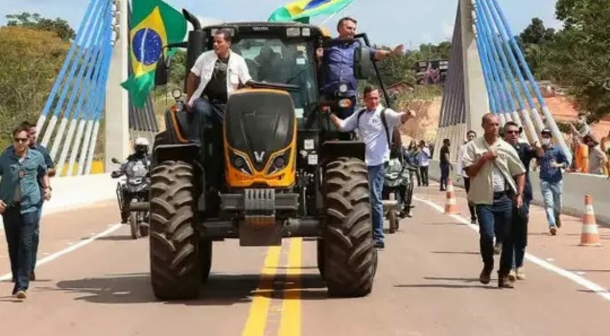 Verbas públicas foram usadas para “tratoraço” de Bolsonaro