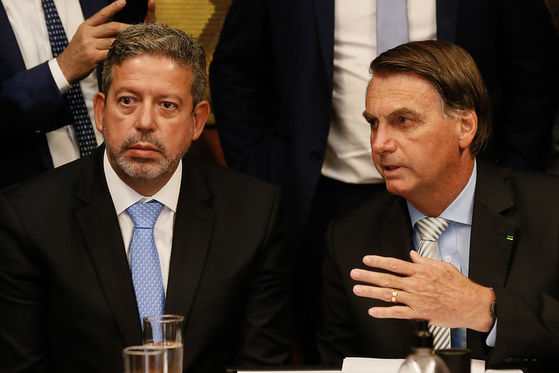 Bolsonaro e Lira fazem presidente da Petrobrás se demitir