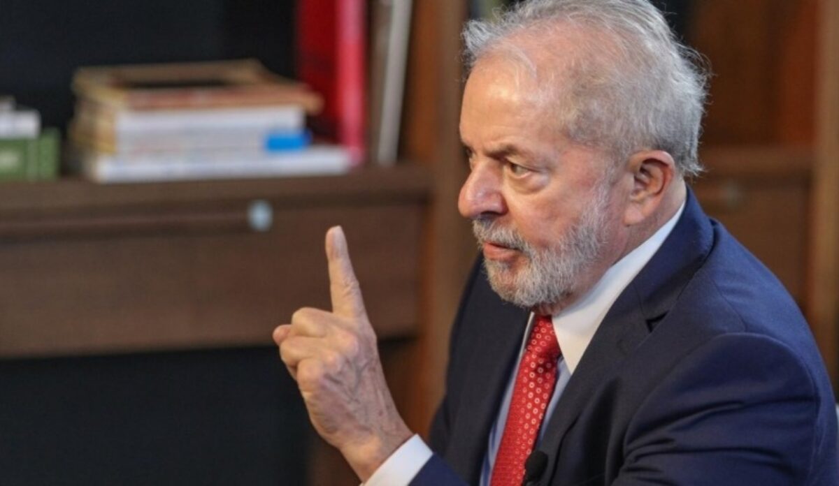 Como candidato, Lula não concede entrevista à Globo, mas vai a debates
