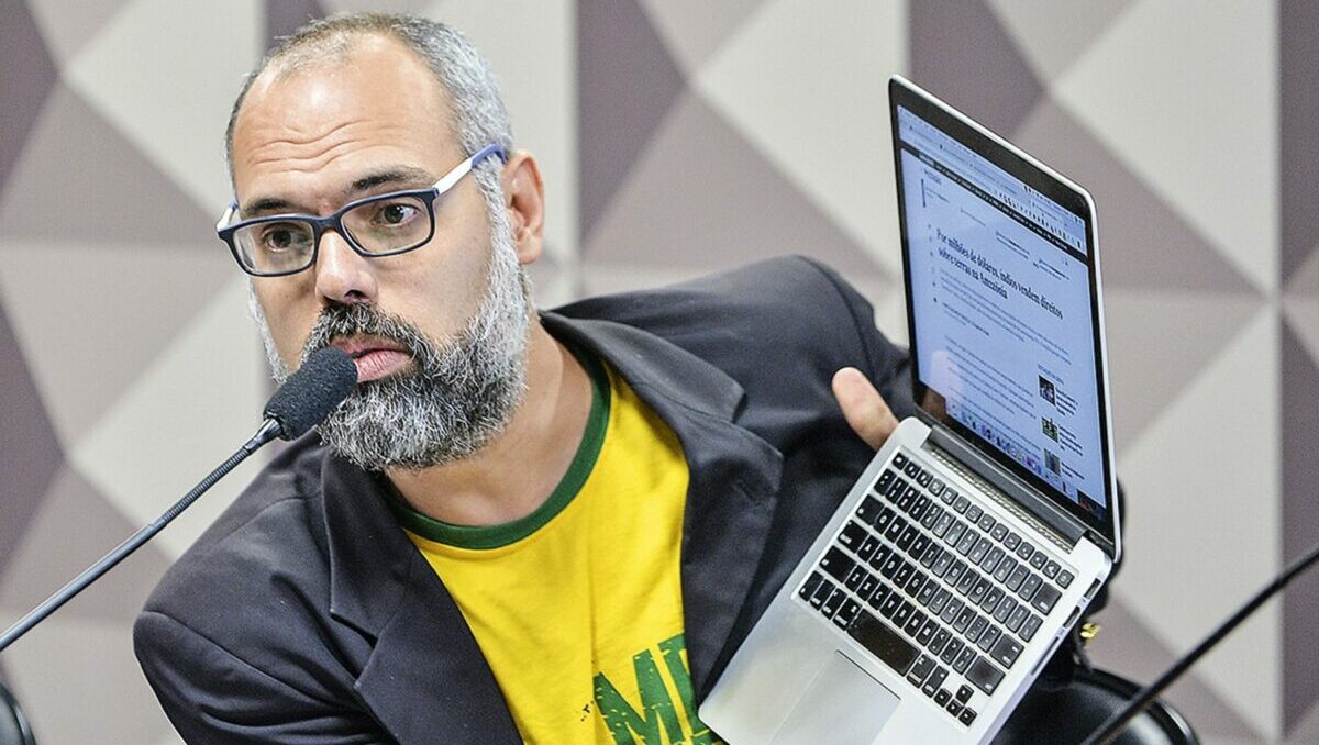 Moraes manda e Telegram bloqueia bolsonarista Allan dos Santos