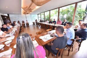 David Almoça com prefeitos do Amazonas