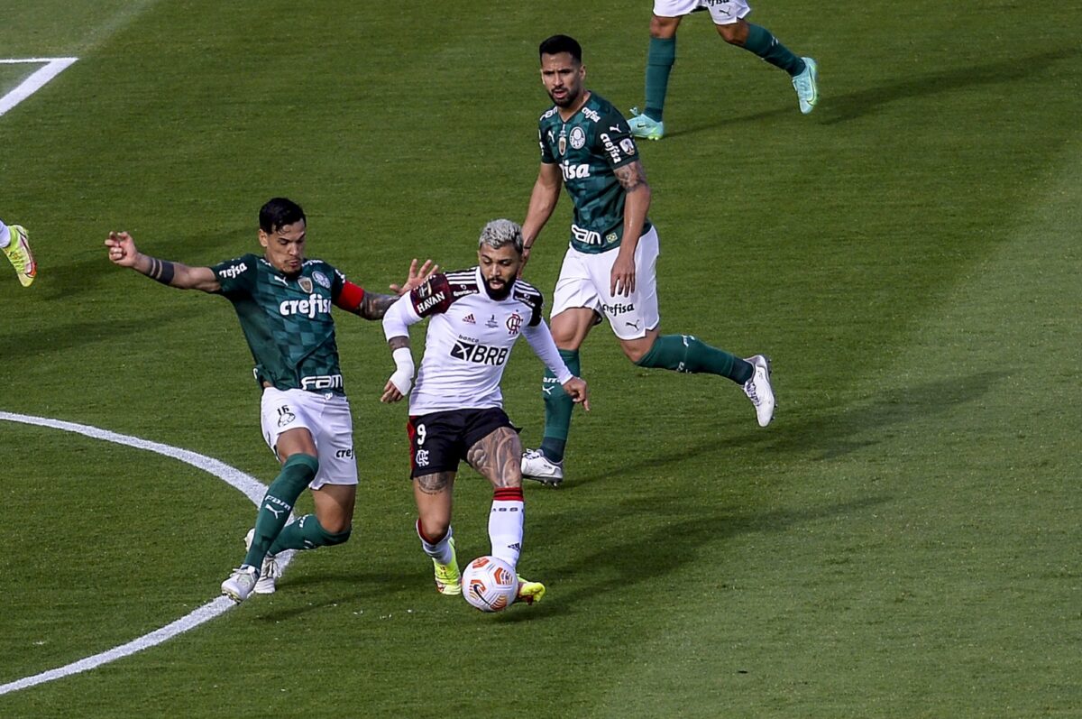 Em duelo brasileiro, glória da Libertadores fica com Palmeiras