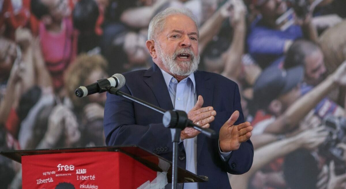 Lula diz que Bolsonaro e Moro são “extremistas” e “facistas”