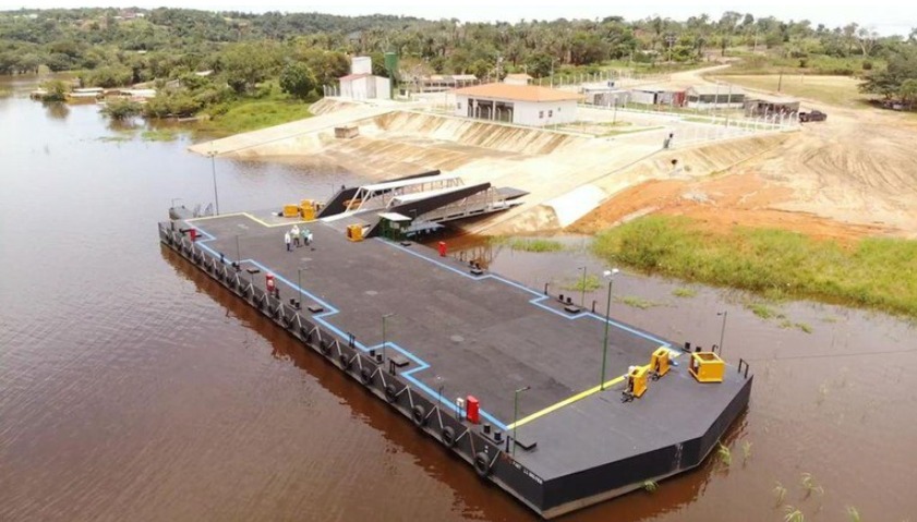 Sem avançar na BR-319, Bolsonaro entrega pequeno porto em Silves