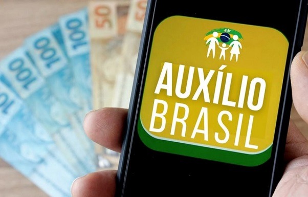 Mais 3 milhões podem entrar no Auxílio Brasil em dezembro