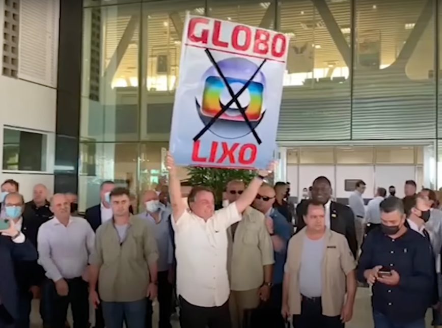 Bolsonaro faz ameaça para renovar concessão da TV Globo