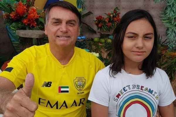 Bolsonaro diz que sua filha de 11 anos não será vacinada contra covid