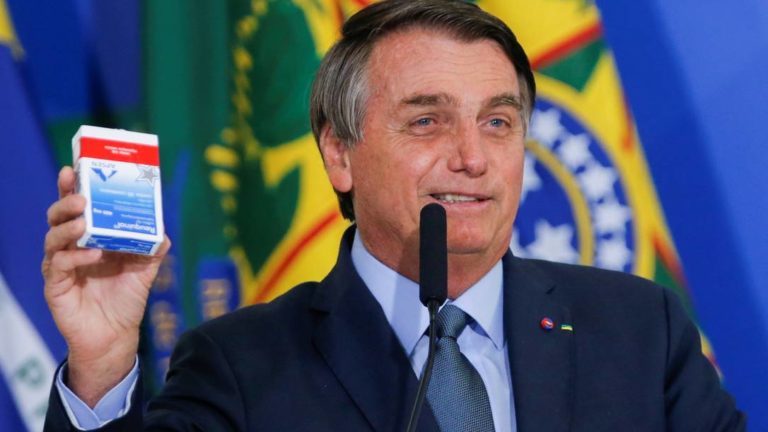 Bolsonaro volta a defender uso da hidroxicloroquina contra covid-19