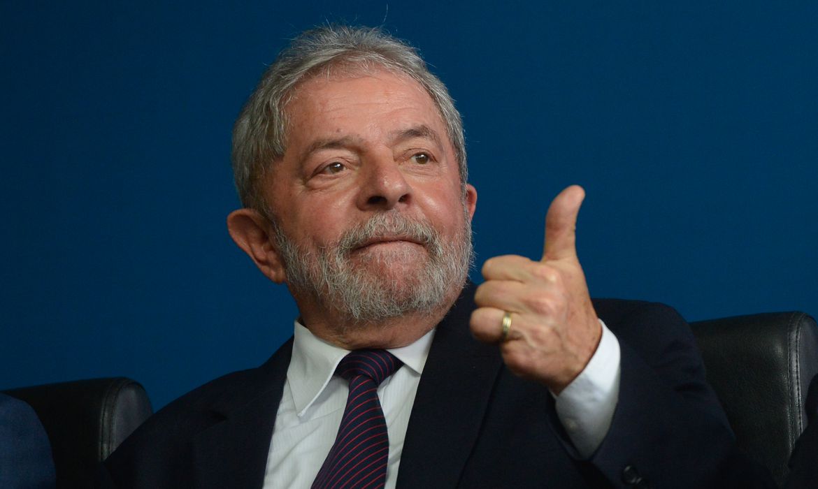 Pesquisa diz que Lula é o melhor e Bolsonaro o pior presidente da história
