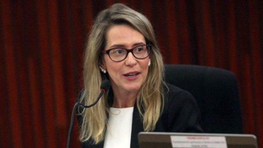 Advogada de Lula é nomeada ministra do TSE por Bolsonaro