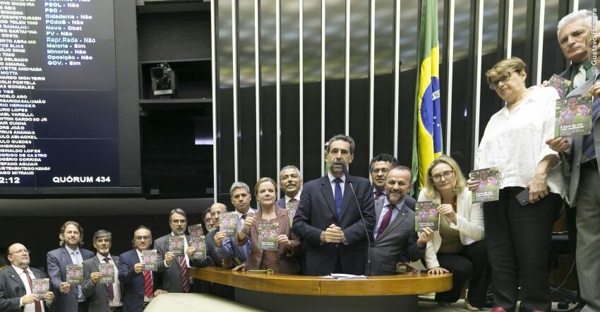 PT pede apuração se governo Bolsonaro comprou ferramenta espiã