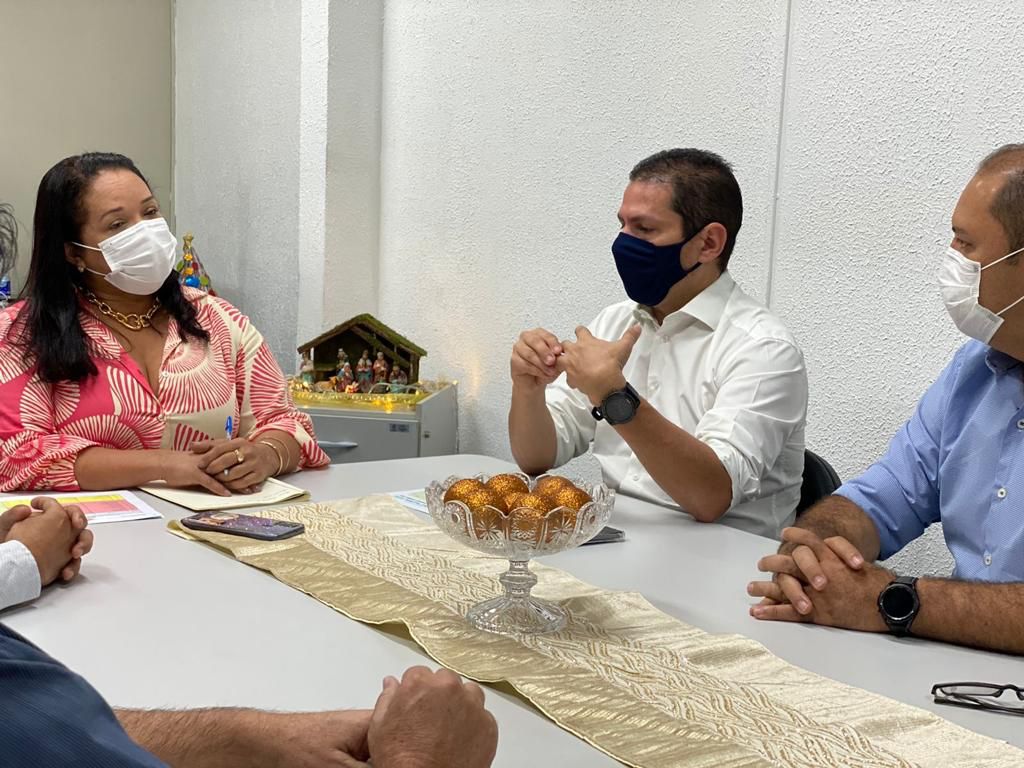 Ramos fortalece laços com prefeito de Manaus e reforça assistência social