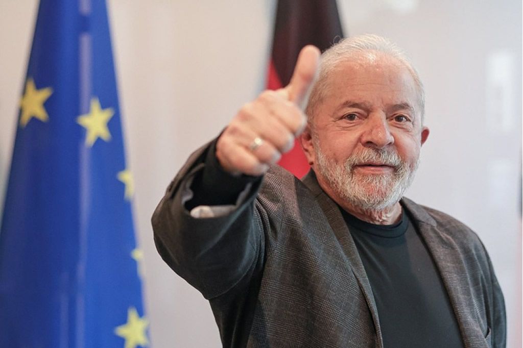 Justiça arquiva caso tríplex e Lula vence mais uma