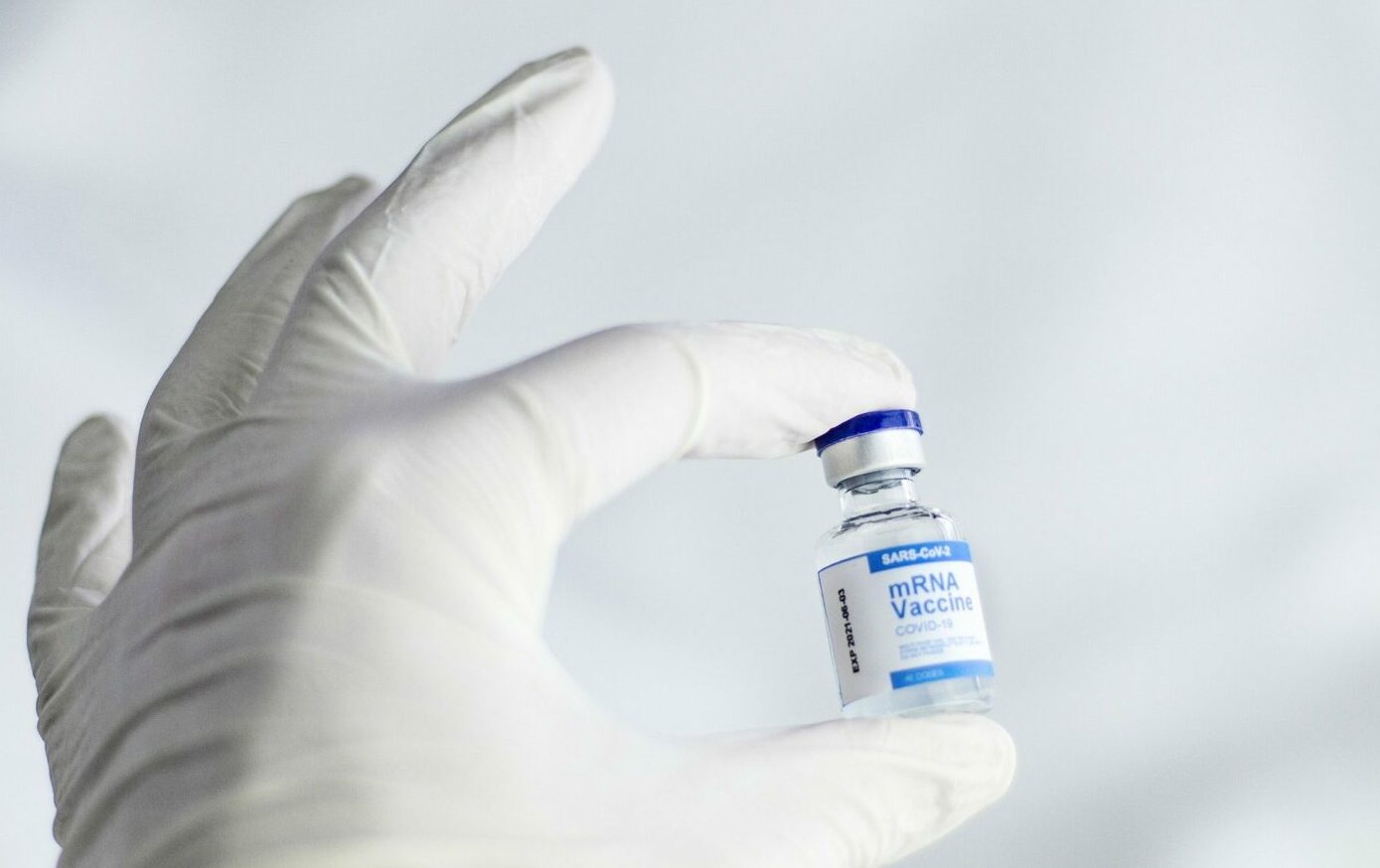 Vacina mudou rumo da covid, diz entidade nacional de infectologia