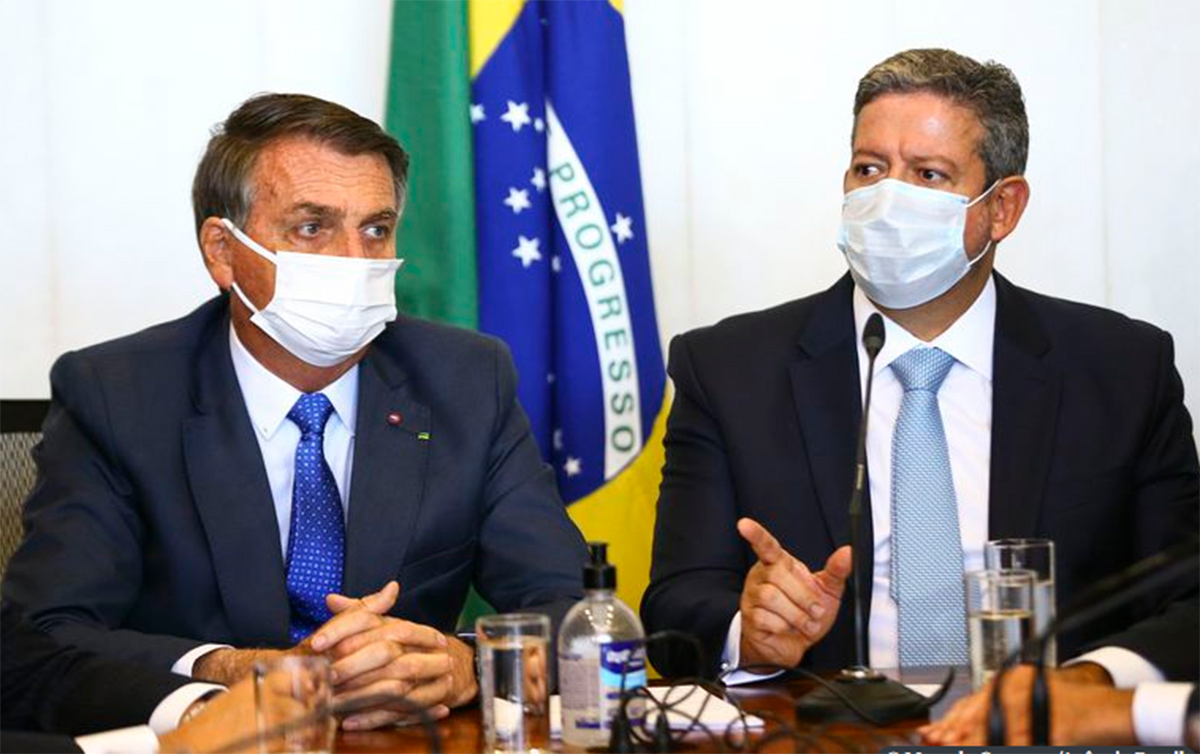 Congresso pode estar 'jogando Bolsonaro n'água', sinaliza Lira