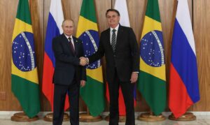 “Vou à Rússia por convite, comércio e paz”, afirma Bolsonaro
