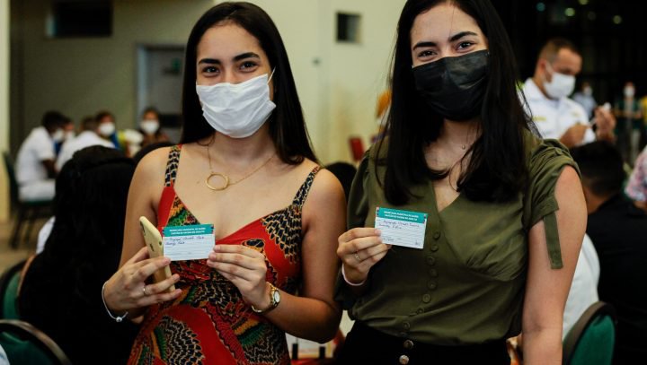 Manaus dá comprovante da vacina em sistema próprio na internet