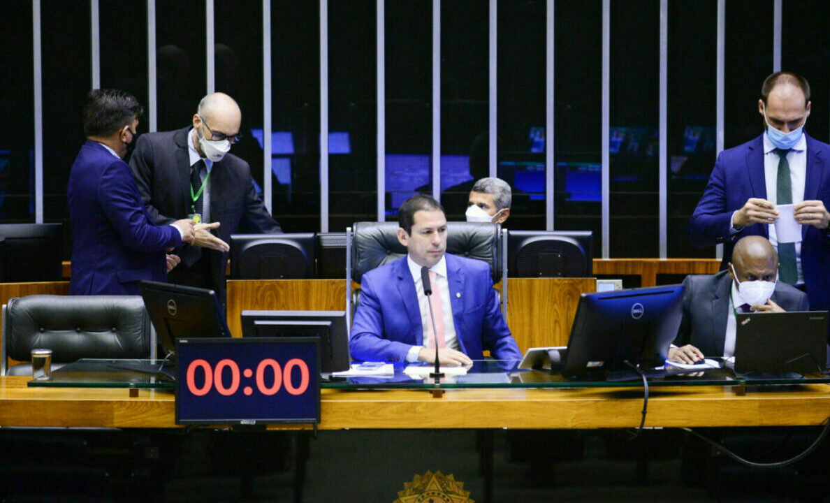 Vice da Câmara aposta que PSD segue com Lula no segundo turno