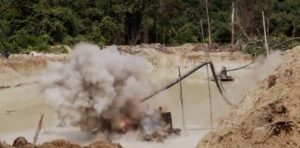 PF destrói maquinário de garimpo ilegal na Amazônia