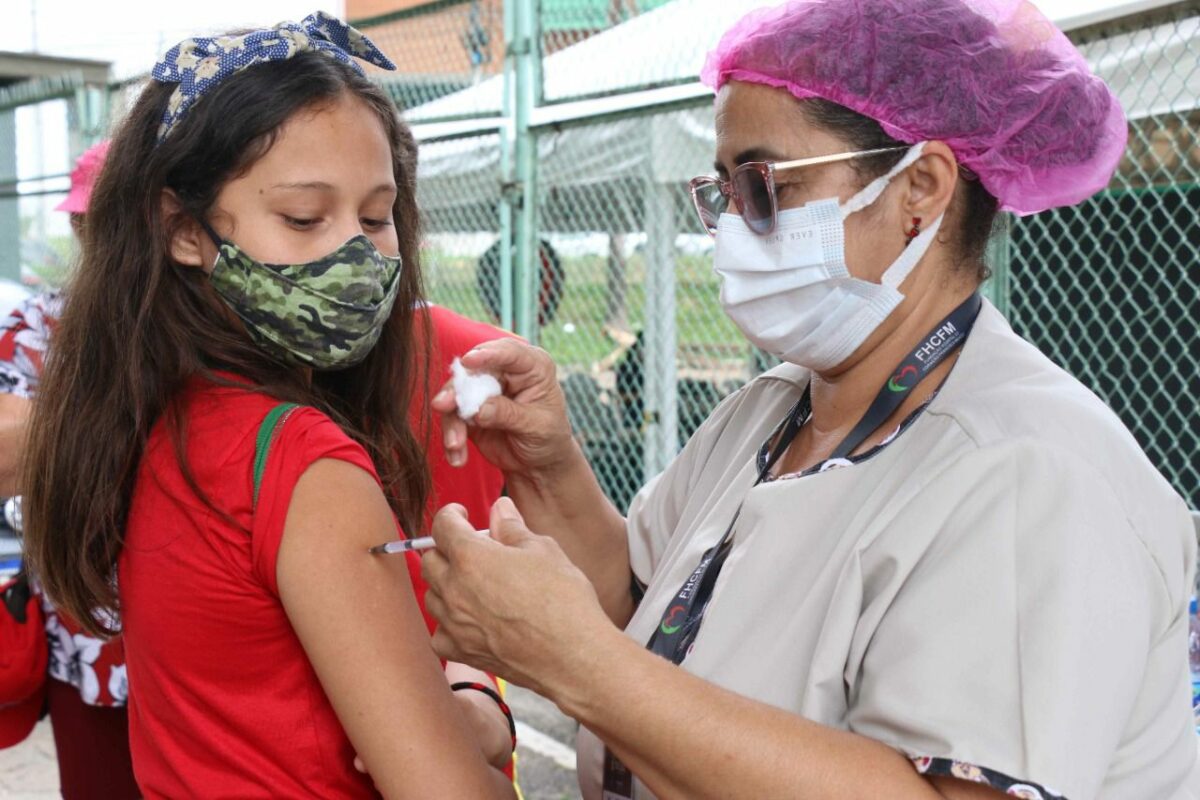 Amazonas abre escolas para vacinação de crianças em Manaus