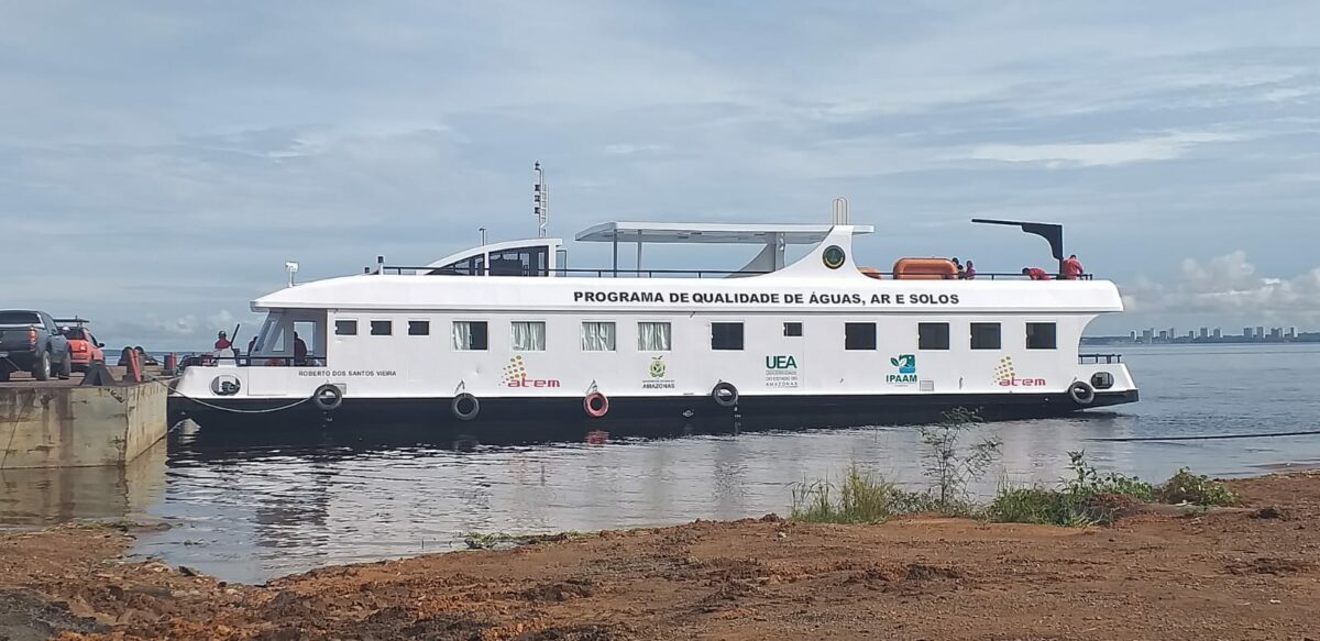 Amazonas lança barco de pesquisa e monitoramento da água dos rios