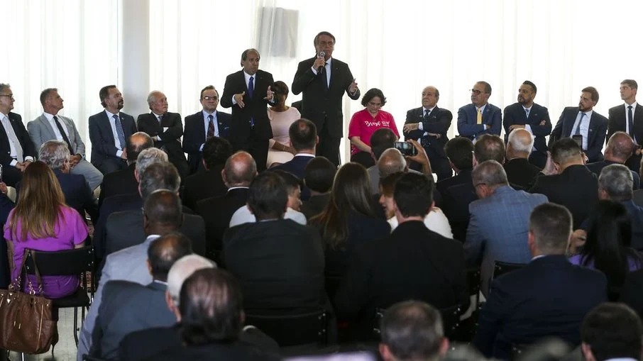 Bolsonaro diz a evangélicos que irá governar conforme eles desejarem