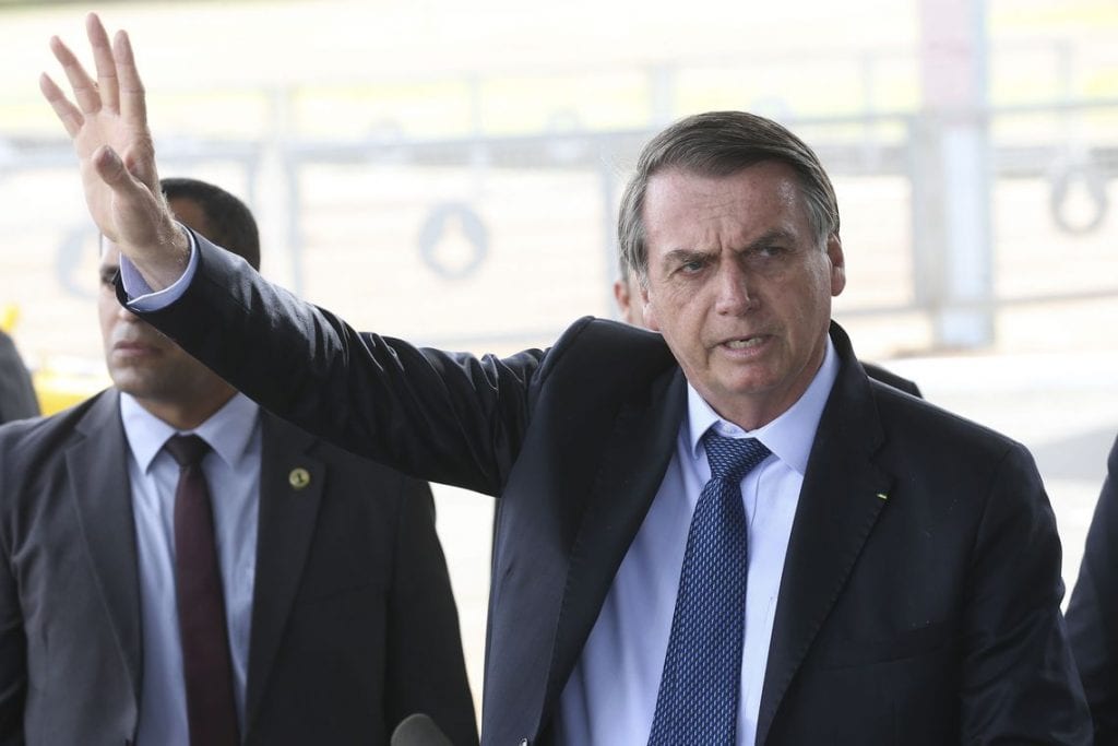 Bolsonaro diz que pode descumprir medida do STF sobre terras indígenas