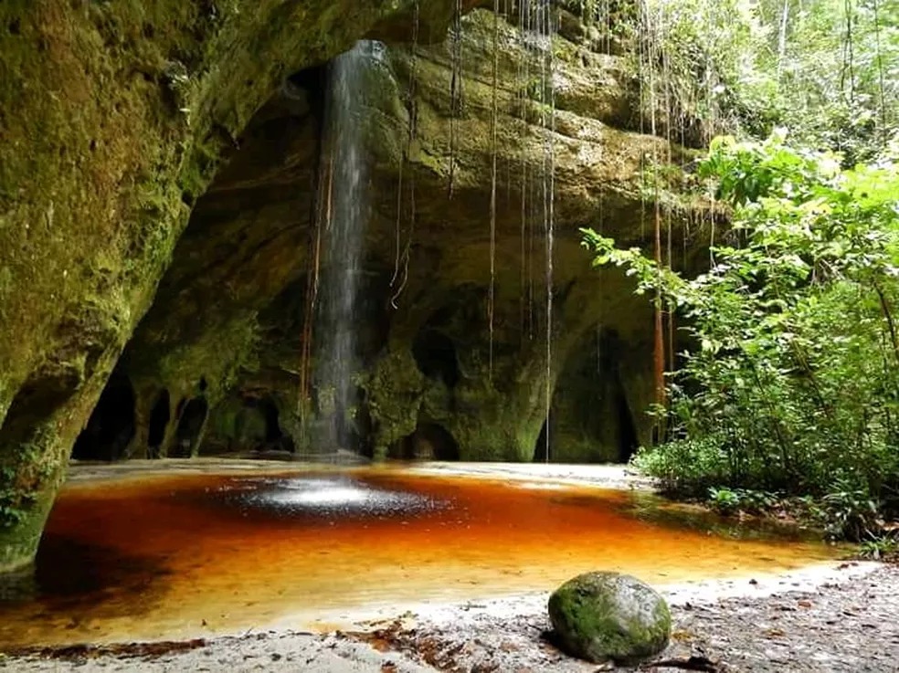 Famosa caverna turística de Presidente Figueiredo tem rachaduras
