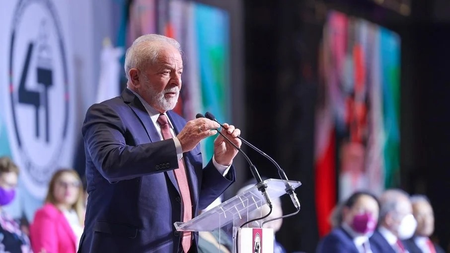 Lula diz que privatização da Eletrobrás deixará conta de luz mais cara
